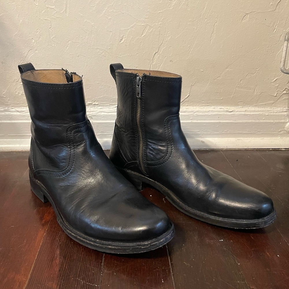 Frye Mens Chelsea Black Leather Zip Stacked Heel Boots 10